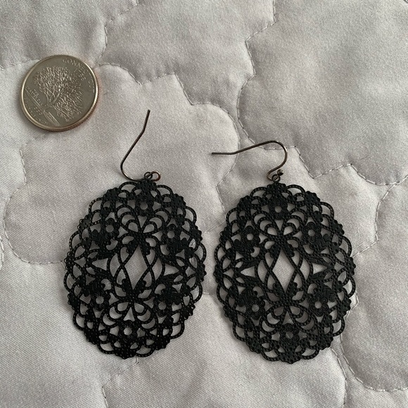 earrings - Picture 2 of 3